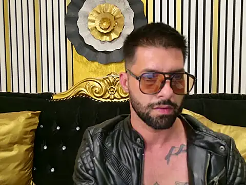 TommyDum XXX чат на живо