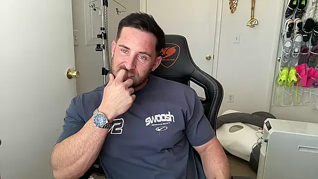 brettmycles28's Live XXX Chat