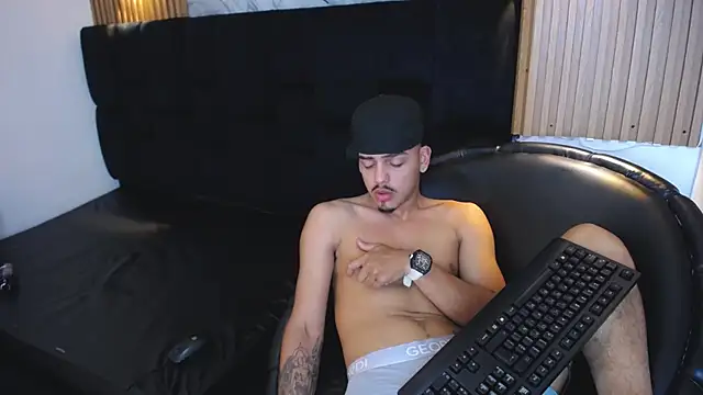 Bastian_Fox_ Live XXX Chat