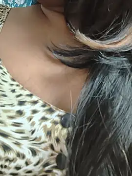 Chatroom XXX en direct de Susmitabhabi69