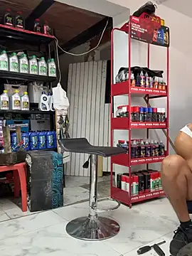 XXX chat uživo modela Paul22cm-