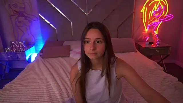 TinyNatalie's Live XXX Chat
