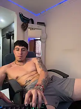 strongboy_'s Live XXX Chat