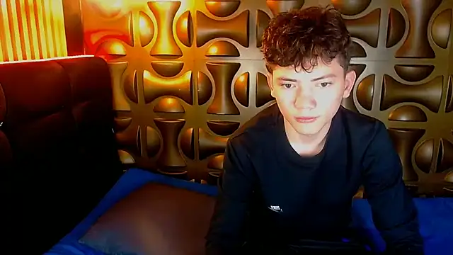 cruz_dante Adlı Modelin Canlı XXX Sohbeti