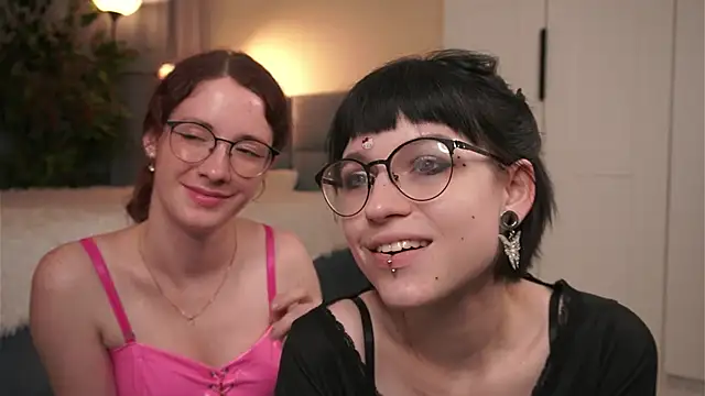 TeaseDealer live XXX chat