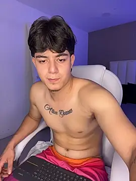 MaxCruz_ élő XXX-chatje