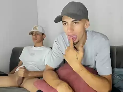 Charlie_Scorpion Chat XXX live
