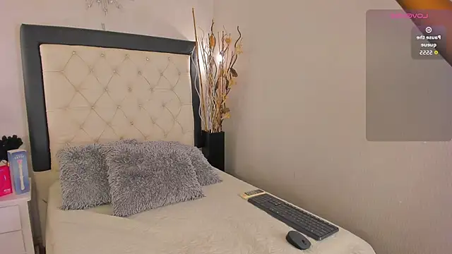 Онлайн чат XXX IsisBrown_