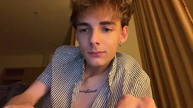 Živý XXX chat YourLucius
