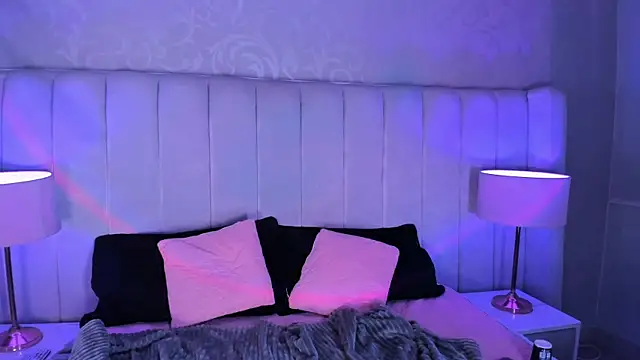Chat XXX en directo de MadeleynRose