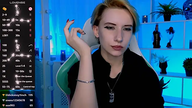 XXX chat uživo modela _Rein_ramm