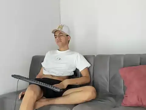 Charlie_Scorpion Chat XXX in diretta