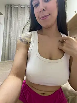 Larah_222's Live XXX Chat