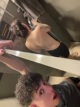 yoursexyjose Show in webcam