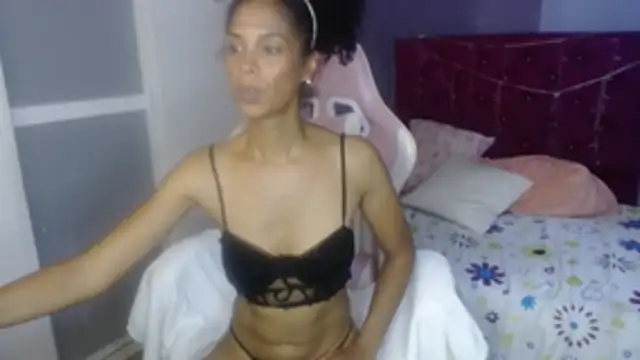 rosa_skinny Chat XXX in diretta