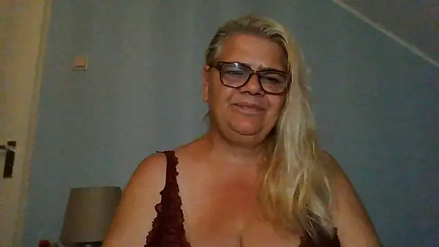 hotladymoon Live XXX-chat