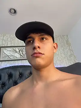 Lander_Cruz Live XXX-Chat