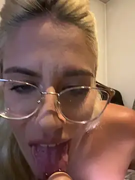 PlayWithUsXO Live XXX-Chat