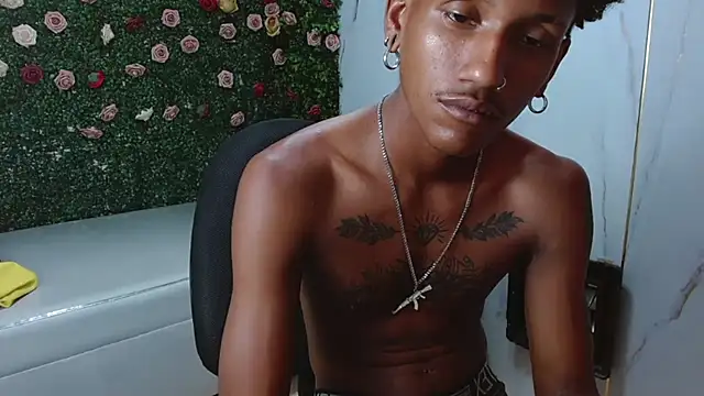 XXX chat uživo modela ManSant