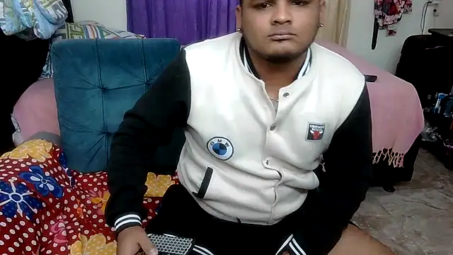 Chat +18 de Boycuriousxxx ao vivo