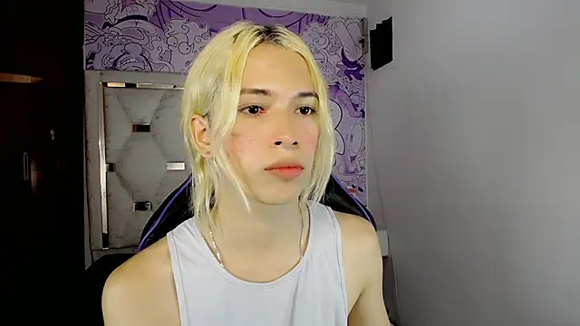 Larry_craft live XXX chat
