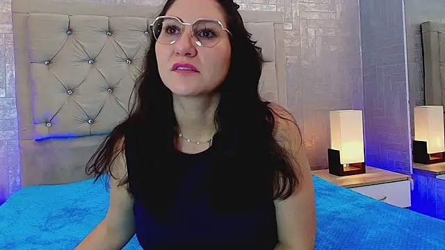 Chatroom XXX en direct de Antonella_Saa