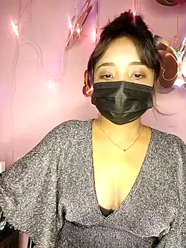 Fire-honeybee's Live XXX Chat