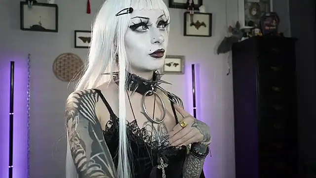 XXX chat uživo modela insania_9999_
