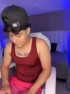 צ'אט XXX בשידור חי של MaxCruz_