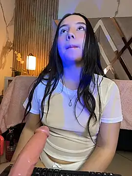Emily_Trujillo Adlı Modelin Canlı XXX Sohbeti