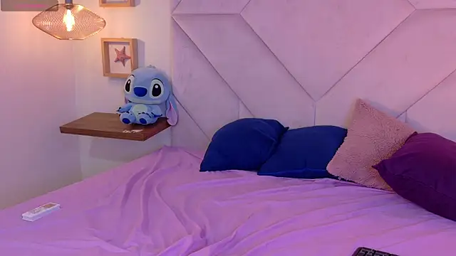 Chat +18 de AMY_AND_ANDY ao vivo