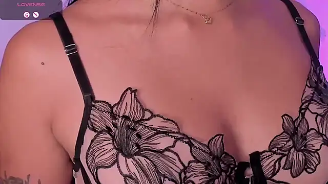 AriRobert_ 即時 XXX 聊天