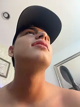 Chat +18 de Lander_Cruz ao vivo