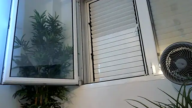 XXX chat uživo modela yanick931