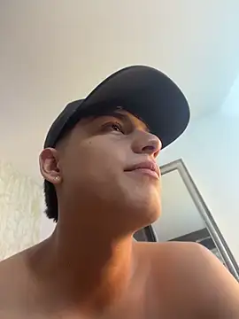 Lander_Cruz Live XXX-Chat