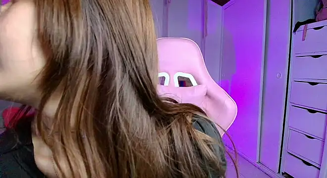 دردشة uchiiky_doll الجنسية المباشرة