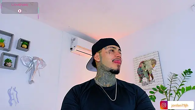 JordanSmiith_ Adlı Modelin Canlı XXX Sohbeti