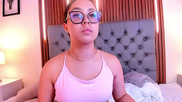 Charlotte_Sky's Live XXX Chat
