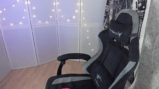 Simochka_w XXX чат на живо