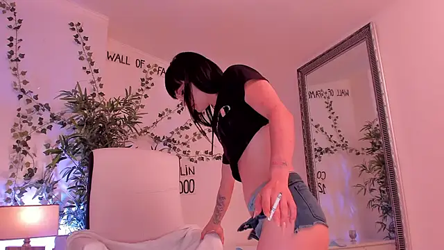 mira0_0 Chat XXX in diretta