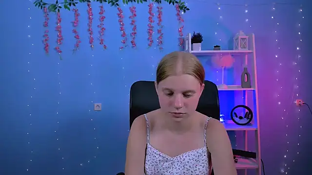 lyra_desire Adlı Modelin Canlı XXX Sohbeti