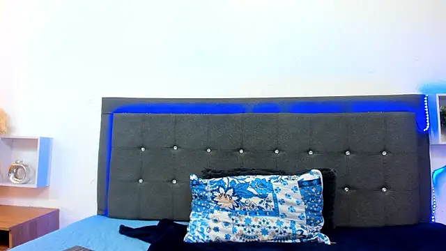 Chat +18 de Lil_Aurora_ ao vivo
