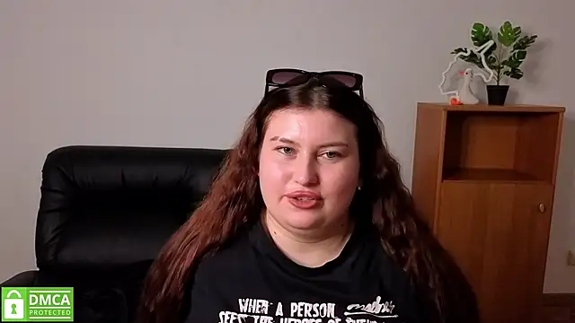 Katina_deeplou4 Adlı Modelin Canlı XXX Sohbeti