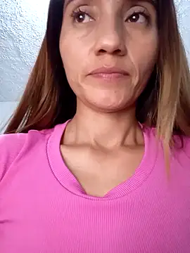 isaa-'s Live XXX Chat
