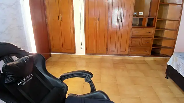 Linda4Petite Chat XXX in diretta
