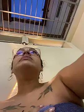 EMILYY_FOXY's Live XXX Chat