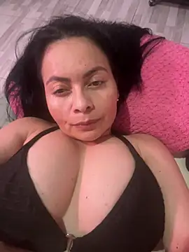 Janna099 লাইভ XXX চ্যাট