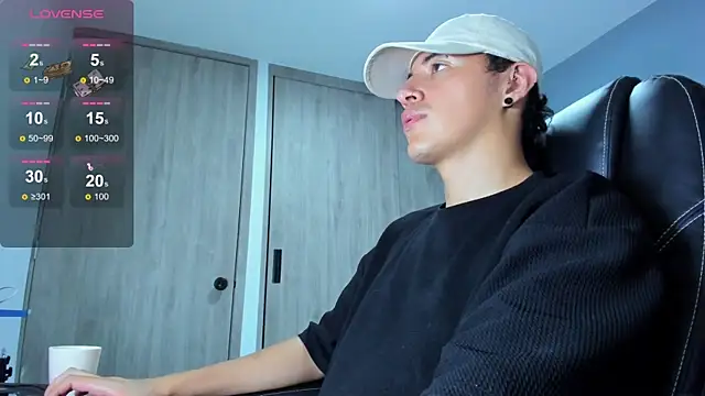 XXX chat uživo modela LOBO_ALPHA