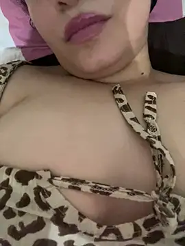 IrresistibleAttractiarabi Adlı Modelin Web Kamerası Şovu