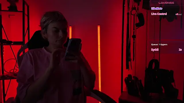 CyberXGoddess élő XXX-chatje